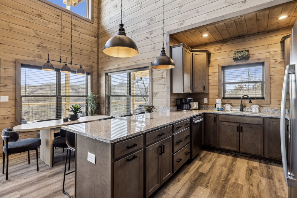 Jerne To The Top 4 Bedroom Cabin