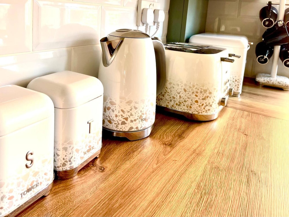Stylish 3 BDR House With Free Parking Near Hulme