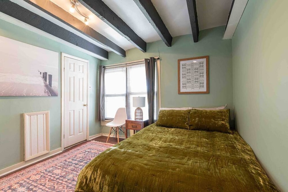 1918 Duplex with Character City Center