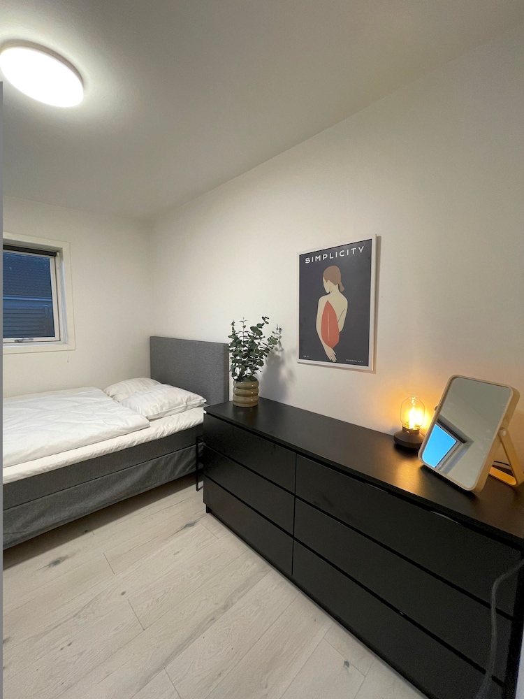 Cozy Backhouse With Large Private Garden
