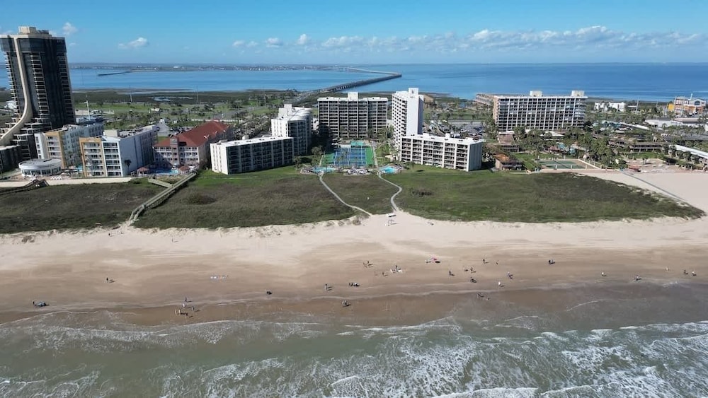Saida Beachfront Luxe Condo Two Heated Pools 2 Bedroom Condo