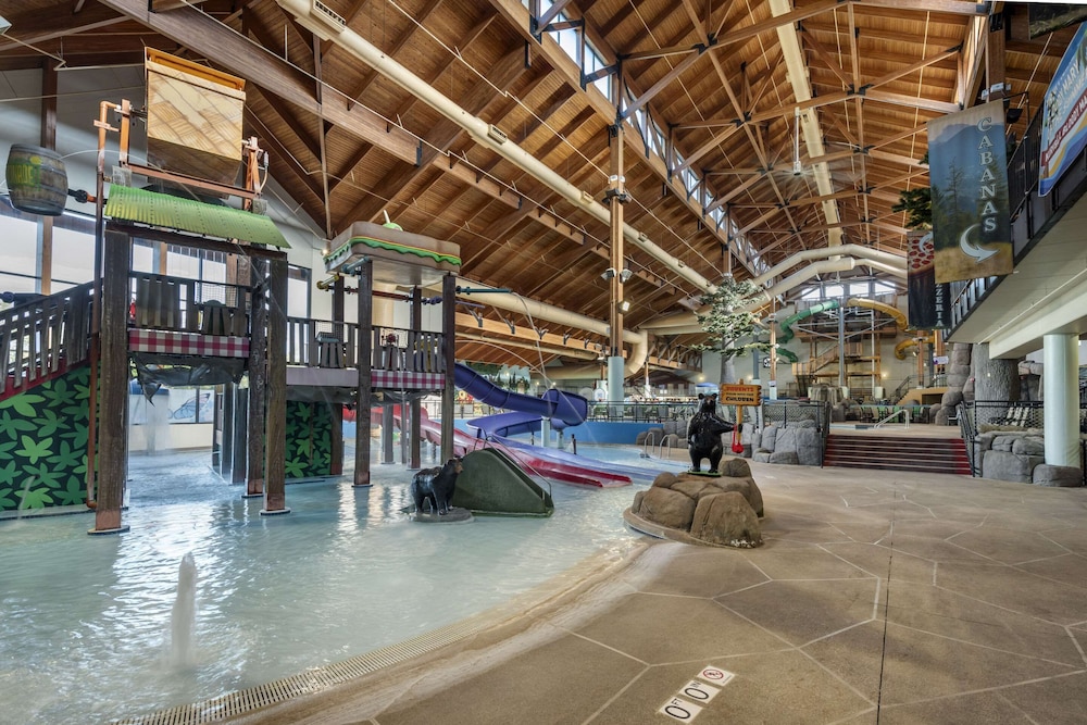 Three Bears Waterpark Resort Near Tomah, Ascend Collection Hotel