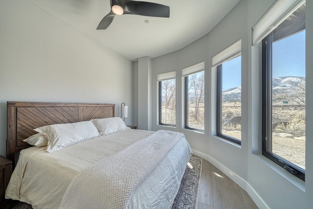 Mayfly Hotel