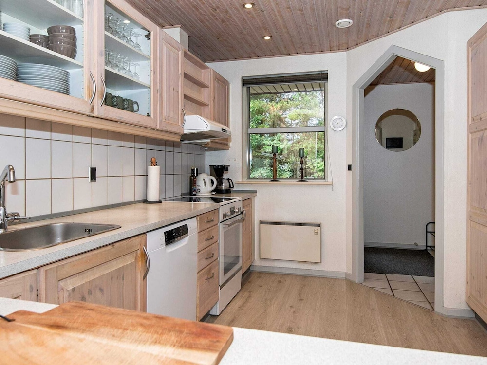 10 Person Holiday Home in Henne