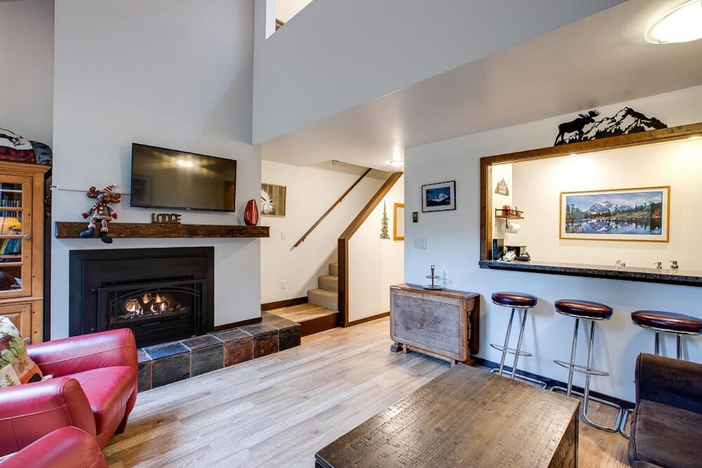 Snowater Condo 06 With Great Resort Amenities