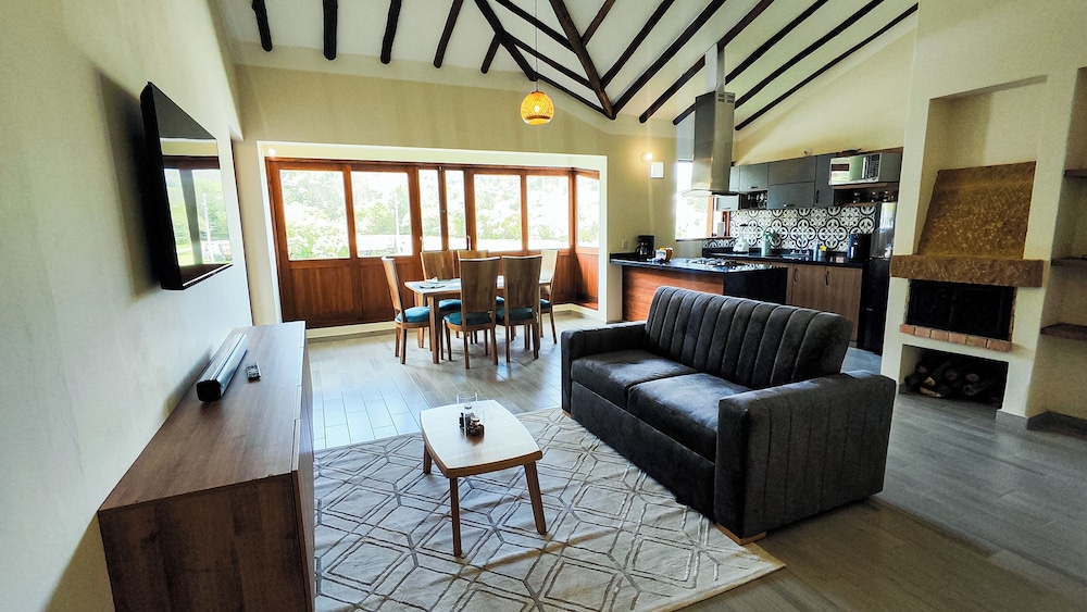Villa Santa Ana Premium