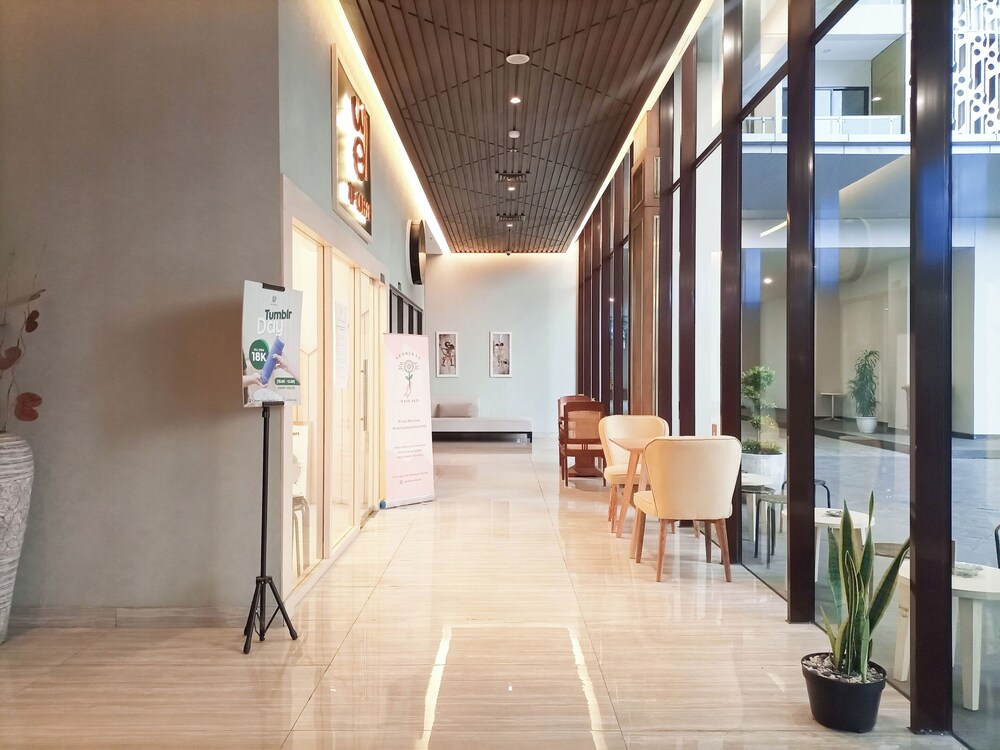 Modern Look And Comfortable Studio At Patraland Amarta Apartment view 5