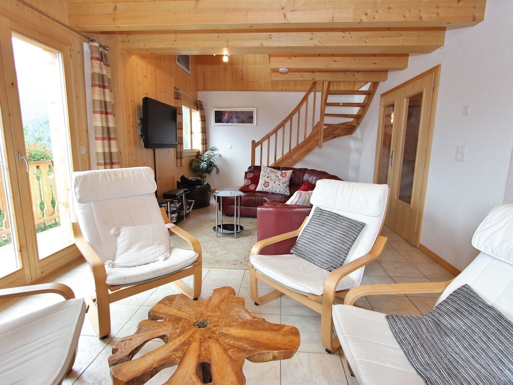 Luxury Chalet with Hot Tub in La Tzoumaz