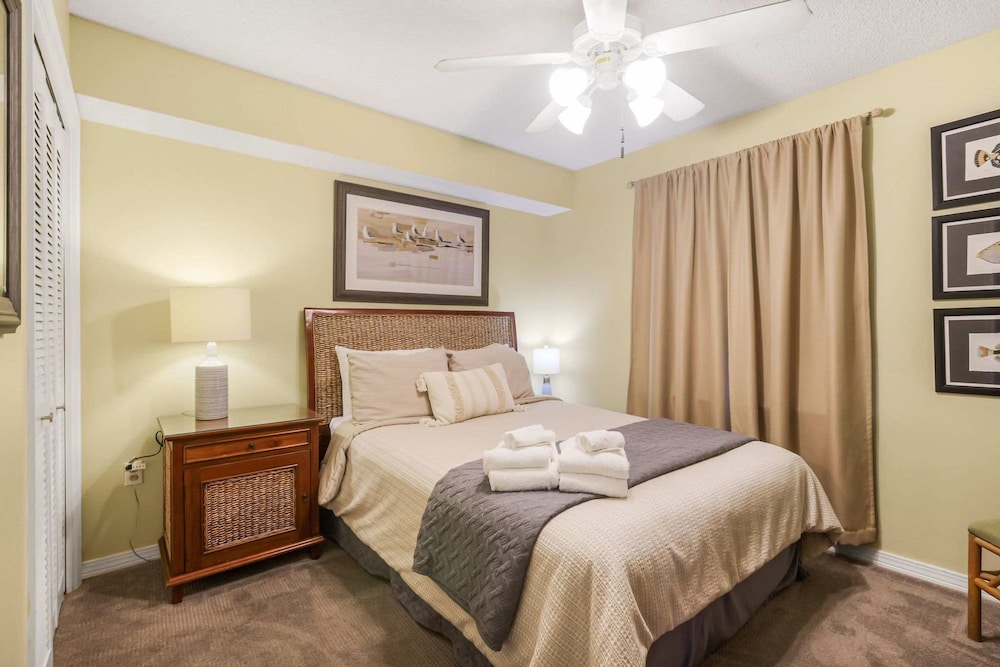 Seaside Beach 5417- Two Bedrooms Waterfront Condo With Pool Sauna Amazing Ocean View Balcony