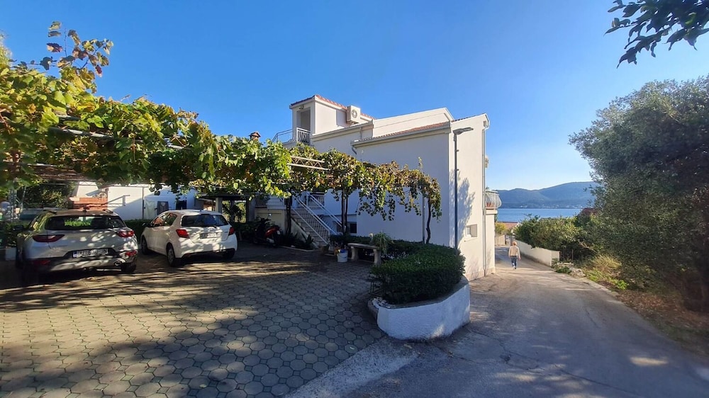 Sugor - 70 m From sea - Plavi-sa2 view 4