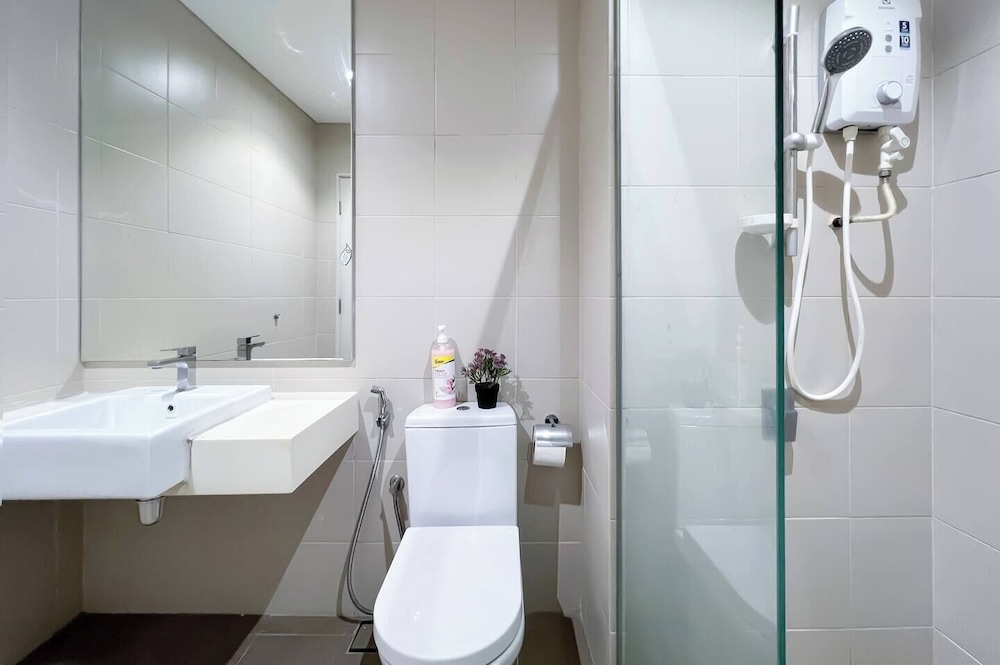 ICity Luxury Condo by Smarthome