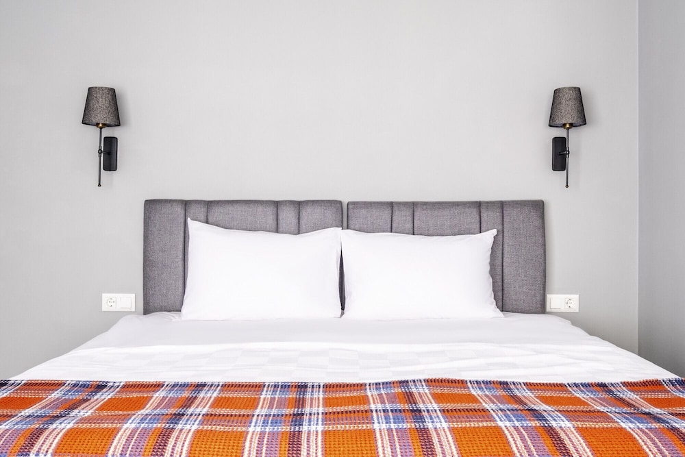 Vibrant Flat Next to Bostanci Marmaray Station