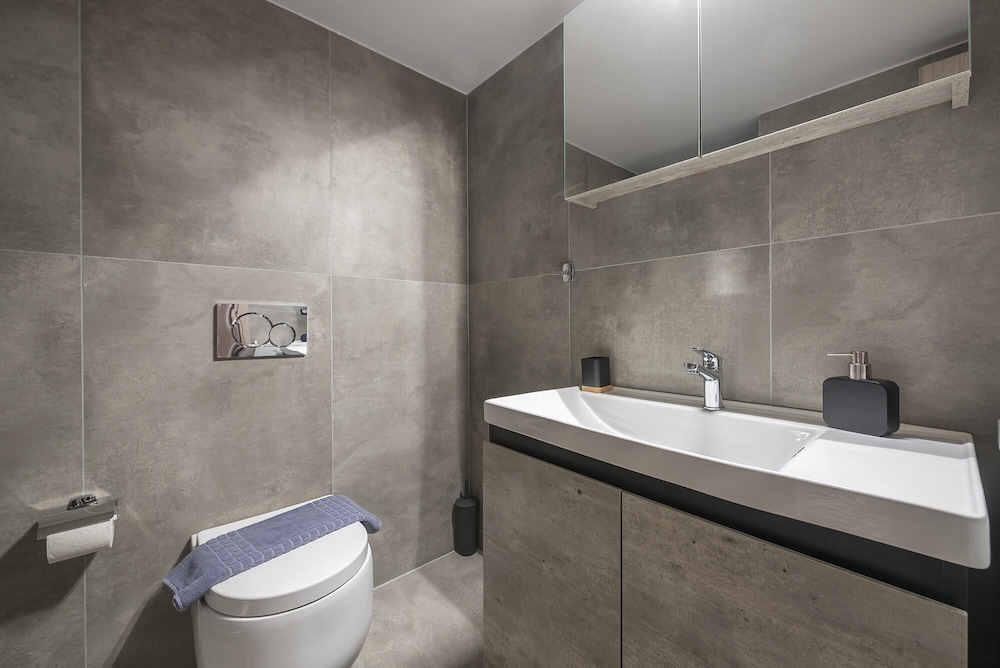 Elegant Mavili Suite by Cloudkeys