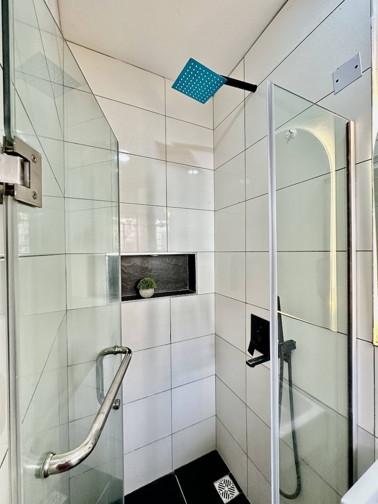 Luxury 2BR Apt Central Lekki Phase 1