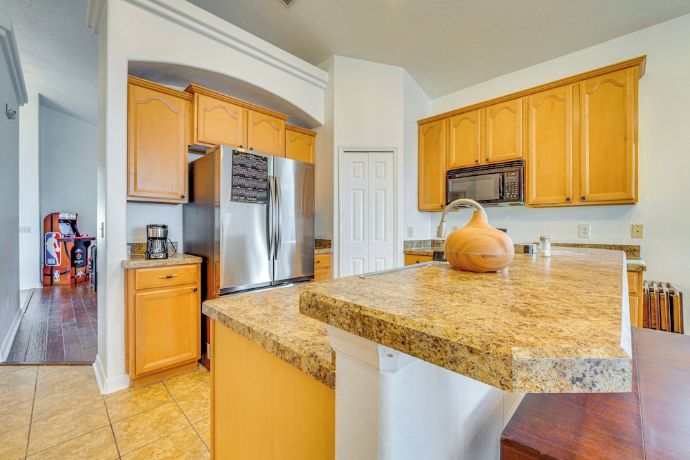 16 Mi to Animal Kingdom: Family Home w/ Pool