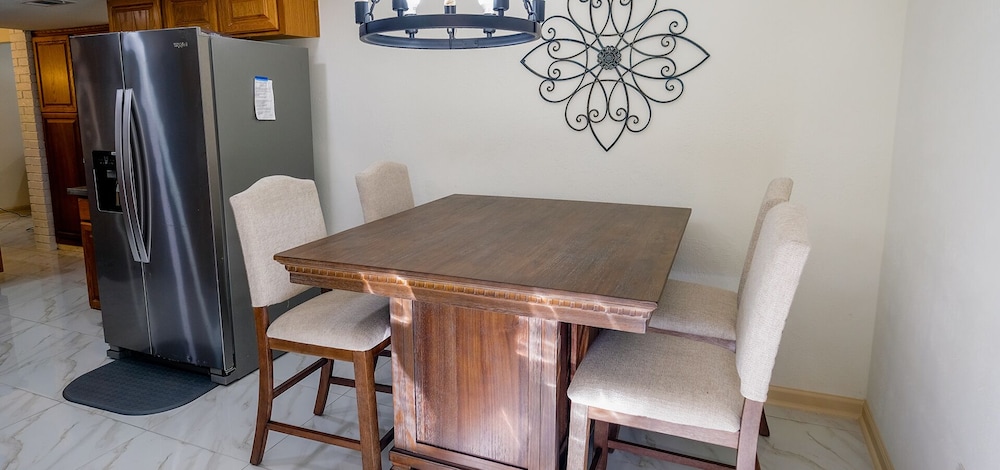 3Bdrm 2.5Bath 4Beds - IAH Arprt Spring view 5