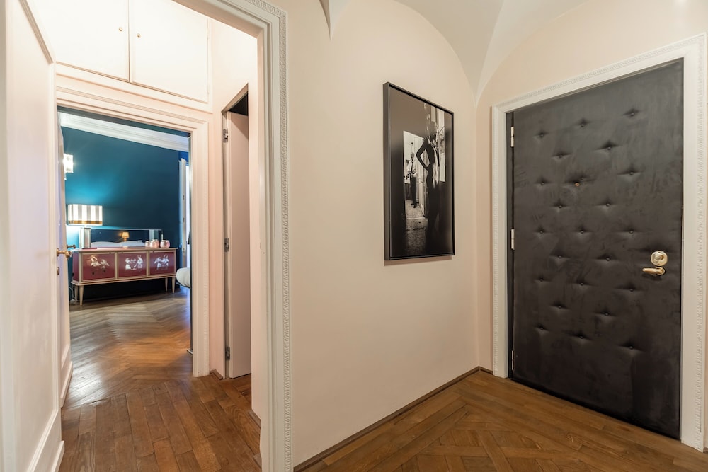 Via Giulia Apartments