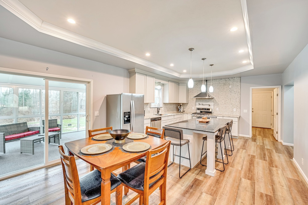 3 Mi to Dtwn: Family-friendly Home in South Haven!
