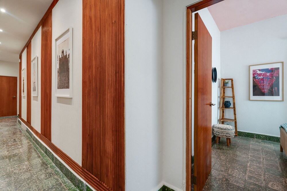 Chic Apartment Pool Parking in Central Condado