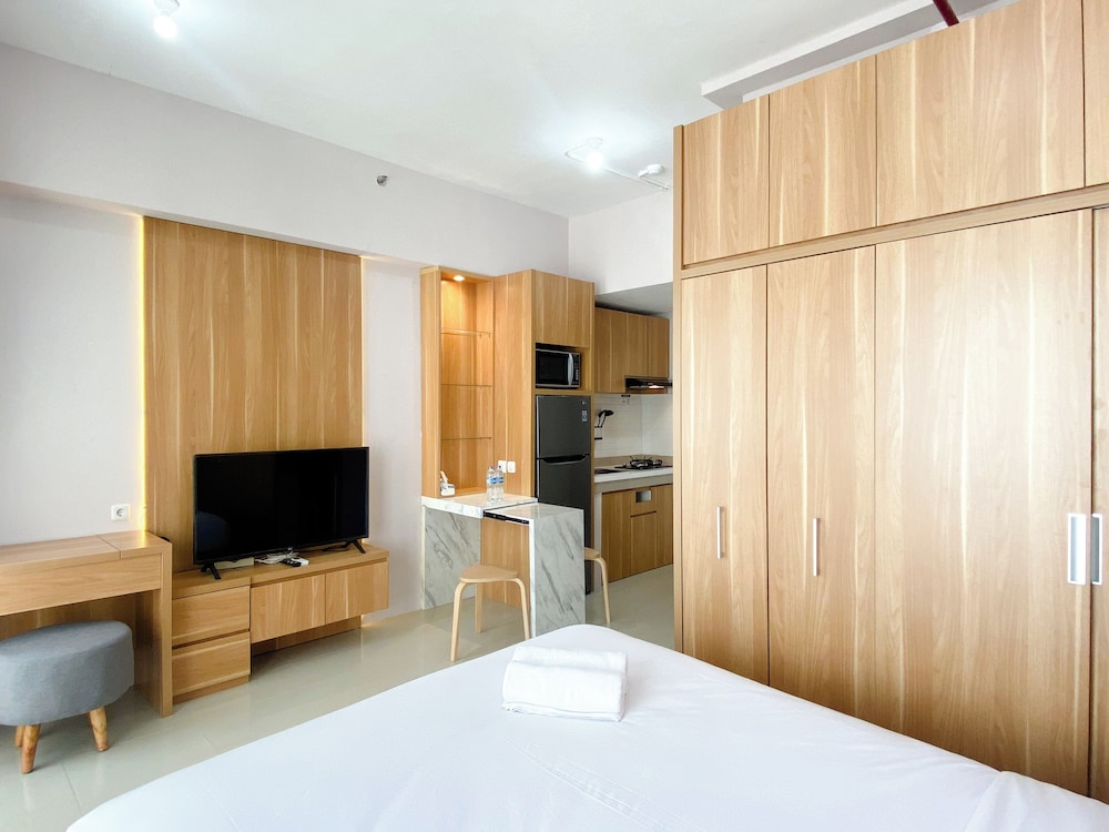 Wonderful And Homey Studio Vasanta Innopark Apartment