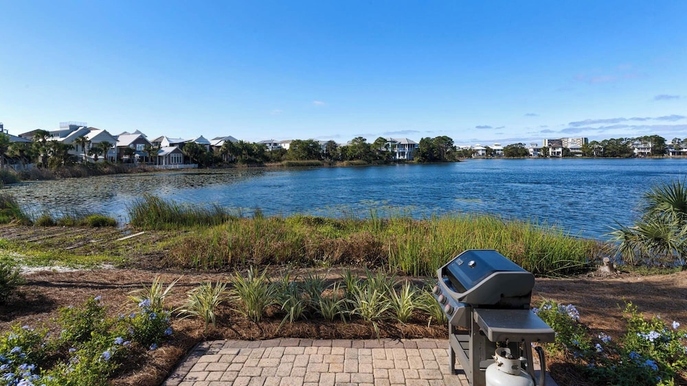 Lakefront Haven in Carillon Beach