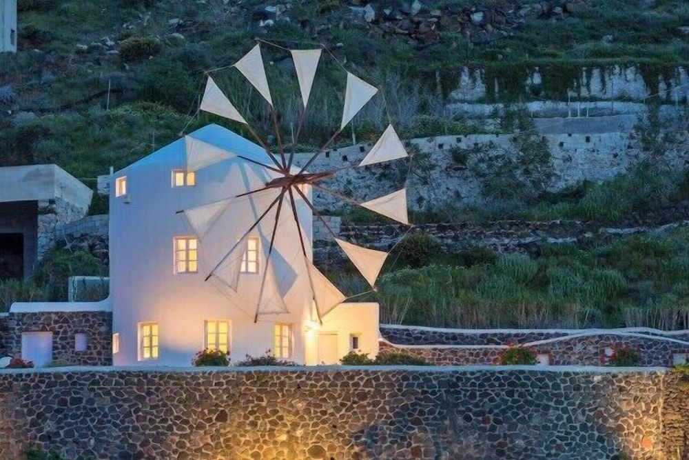 Lilac Windmill Villa view 4