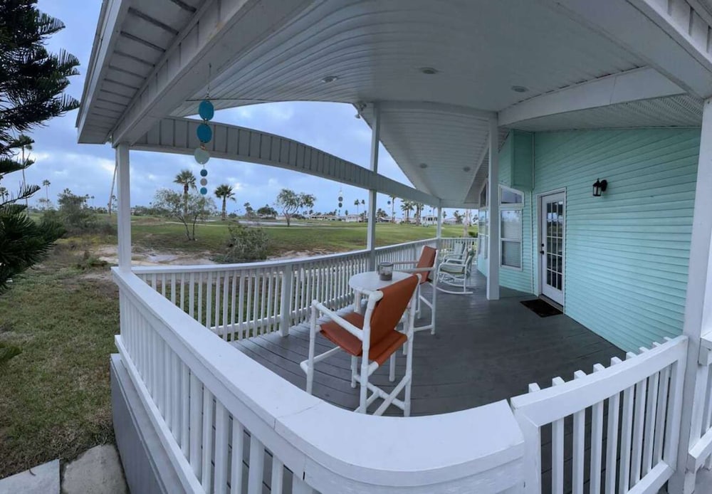 Stylish 2BR Waterfront Home w Pool Resort Access