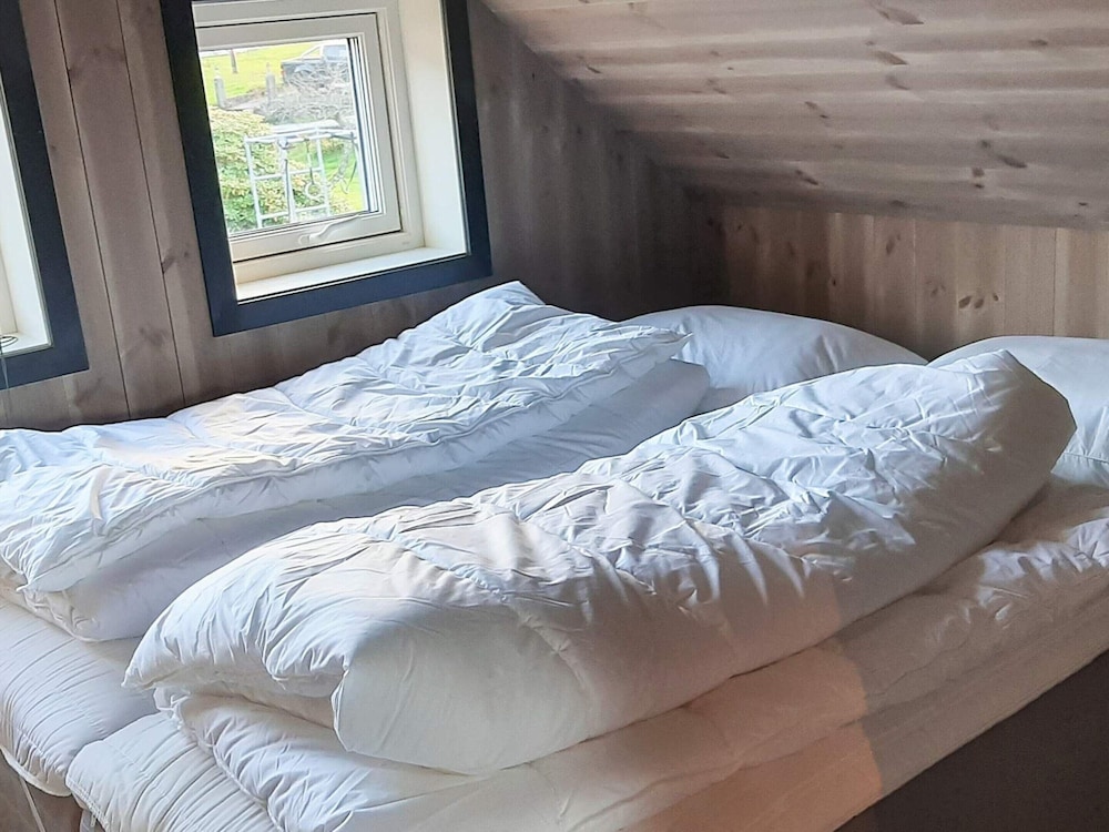 6 Person Holiday Home in Ana-sira