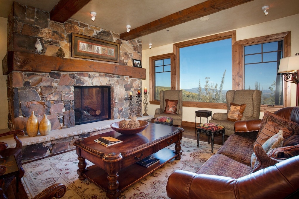 Grand Lodge - 3 Bedroom Deluxe #308 - Ski-in/out 3 Condo