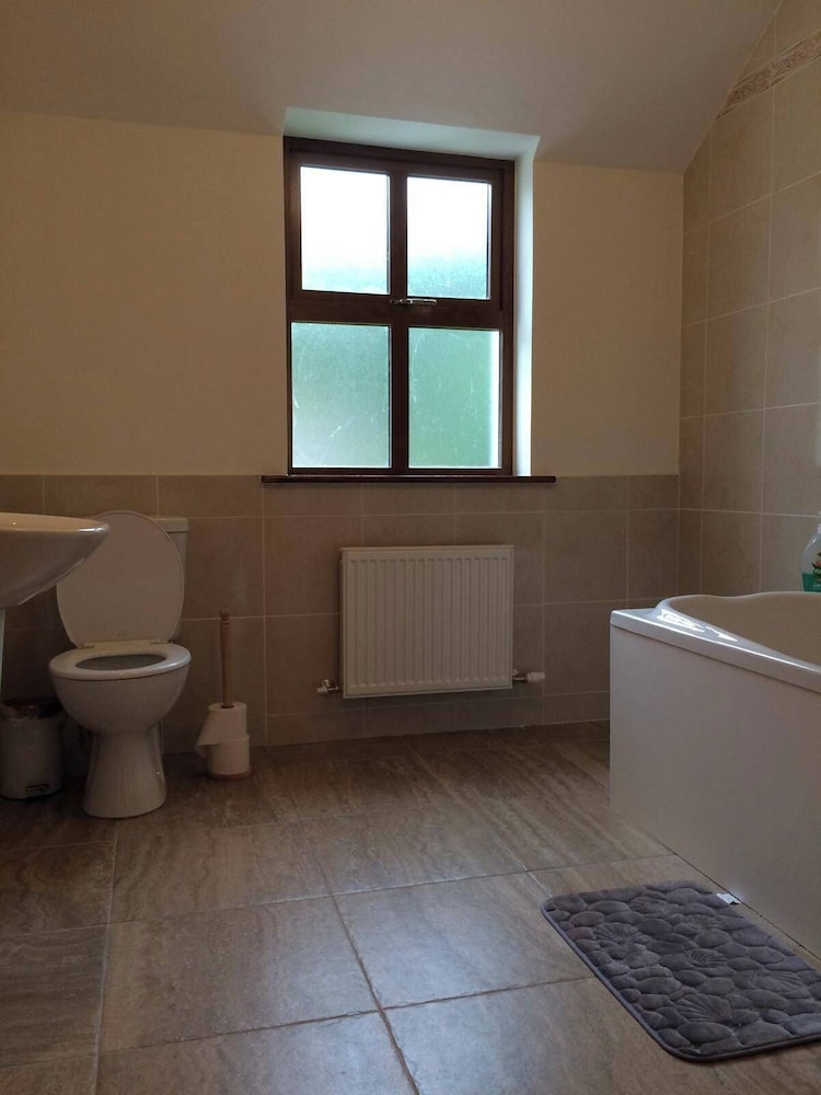 Dingle Holiday Haven - Comfortable 3 Bedroom House