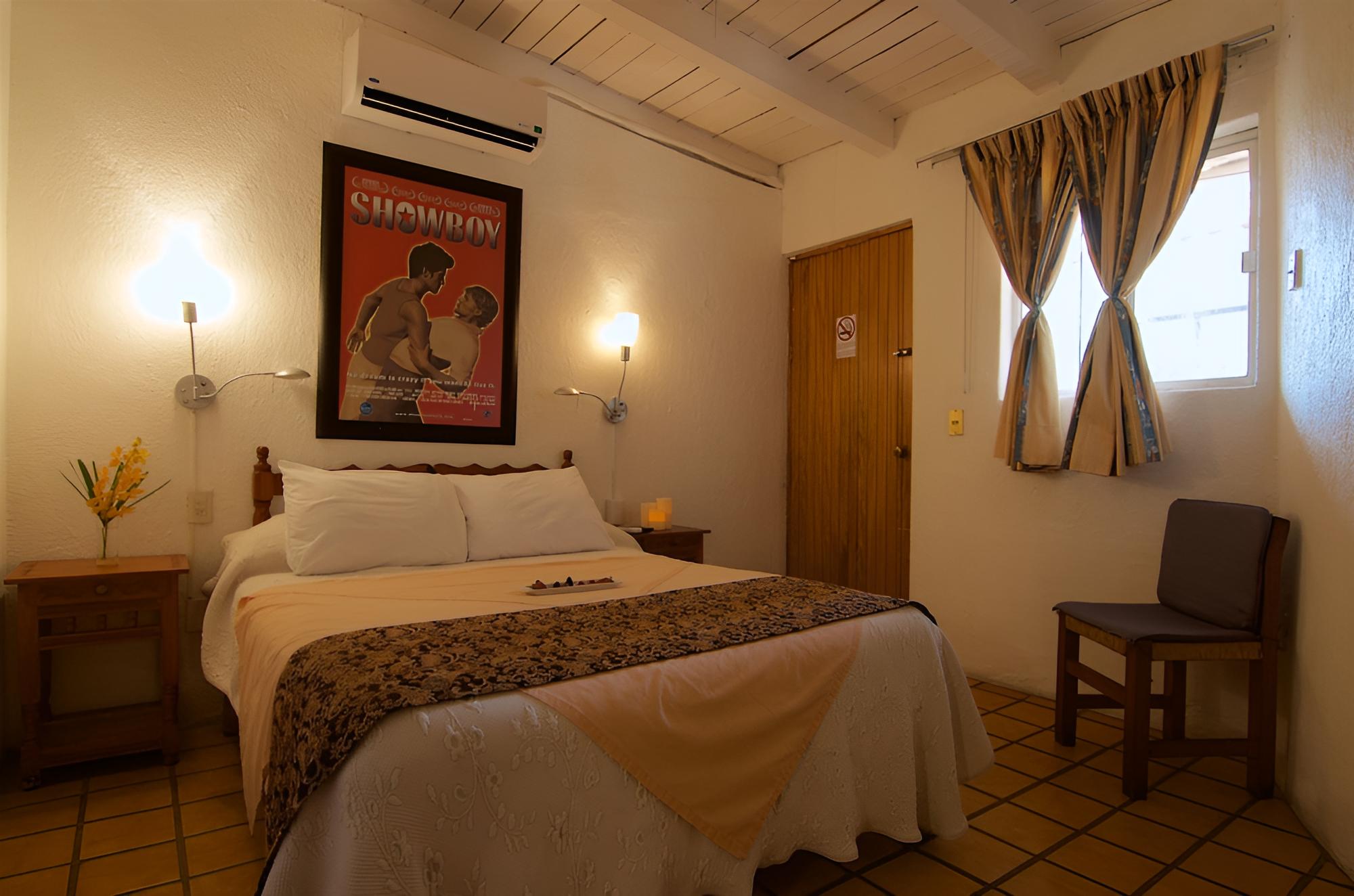 Hotel Mercurio - Caters to Gay Men