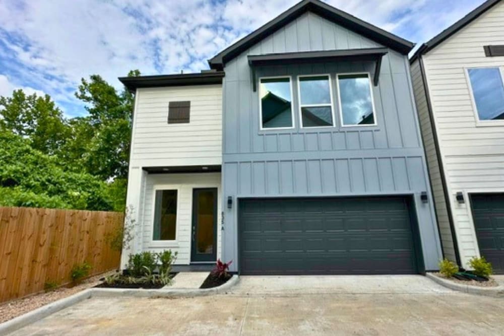 Gated 3BR Home 10 Mins Downtown