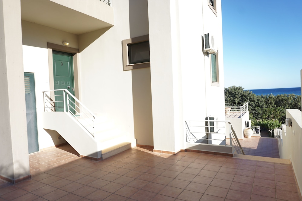 Portela Suites Kampoula