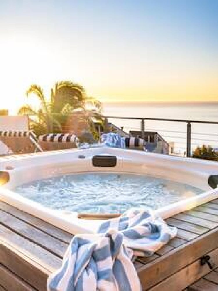 Immaculate Camps Bay Villa w Jacuzzi Views Pool Villa Grenache view 3