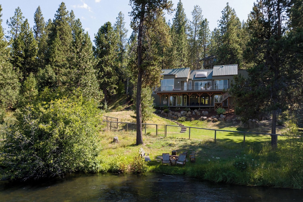 Amazing Riverfront on the Water- Big Sky Bend