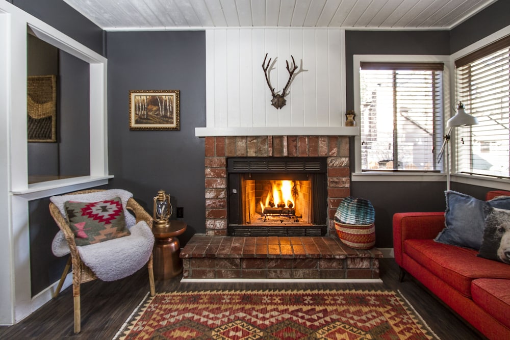 Noon Lodge at Mallard Bay
