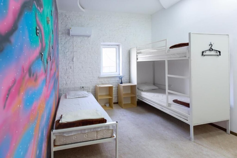 Light Hostel