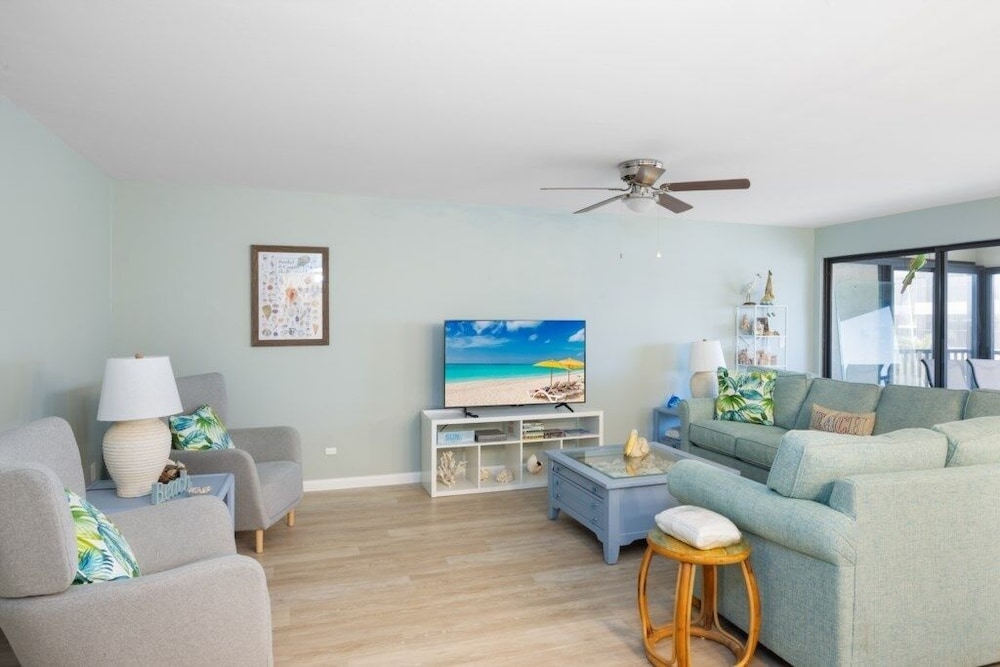 Kings Crown 209 2 Bedroom Condo