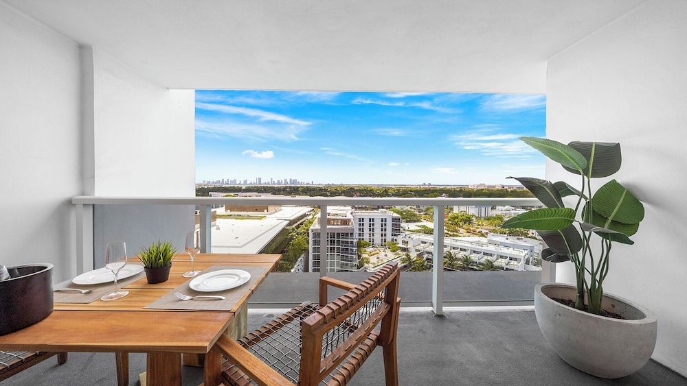 Luxury Vacation Rentals at 1 Hotel & Homes by LRMB