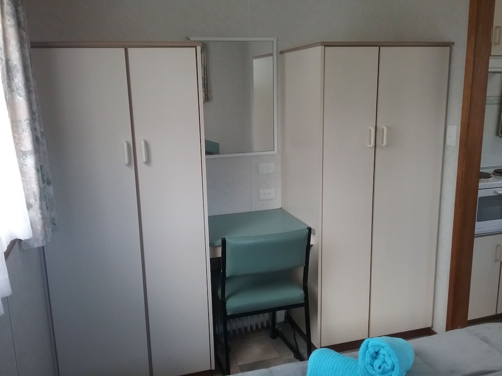 Lakes Caravilla Caravan Park