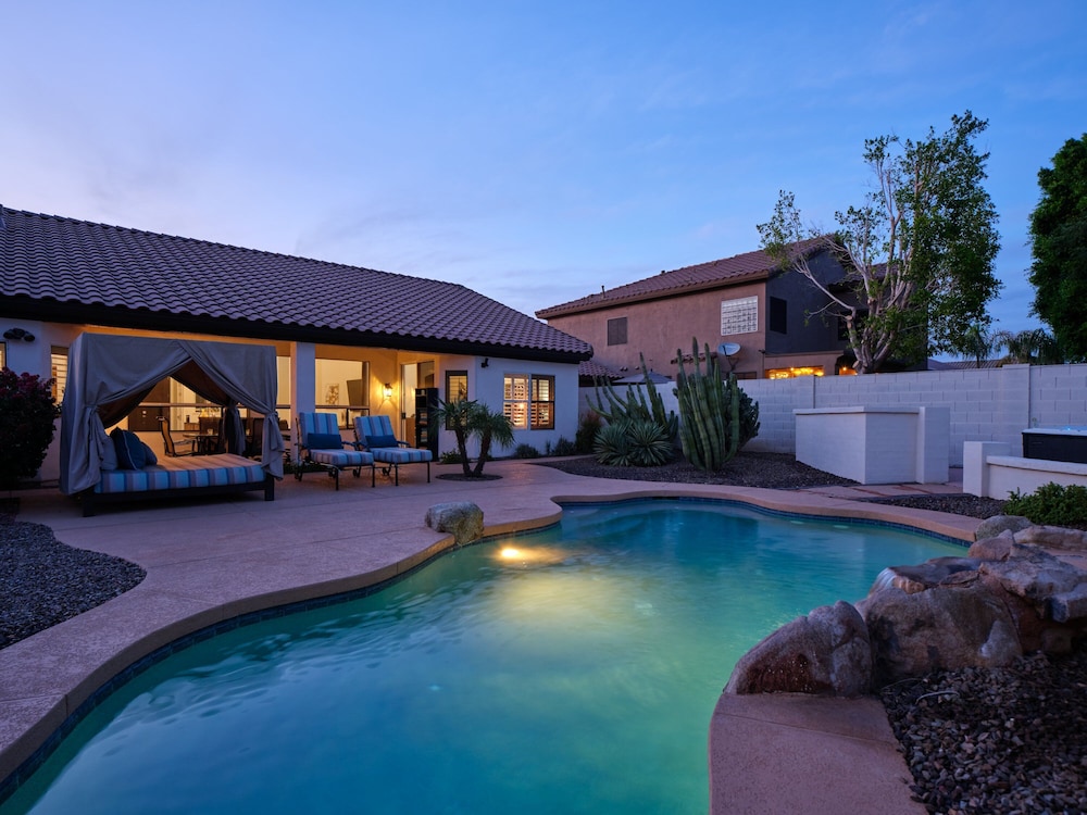 Arabian Nights - Private Pool - Hot Tub - Games!