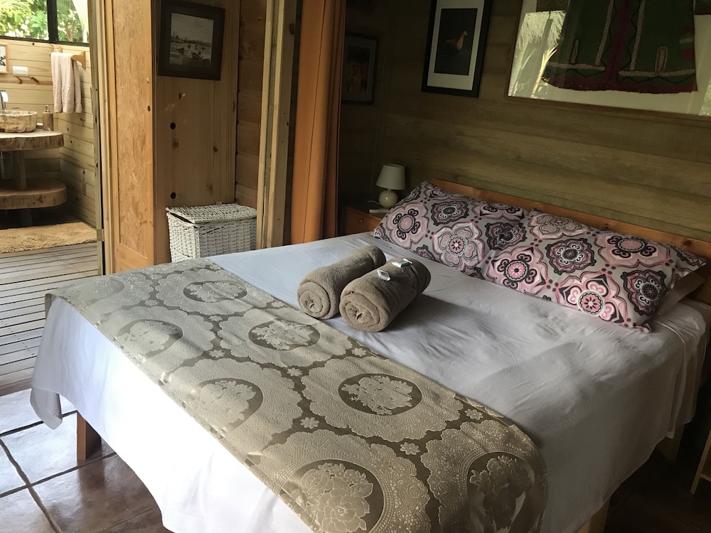 Uvita Oasis Retreat with Villa Cabins and Apartment view 2