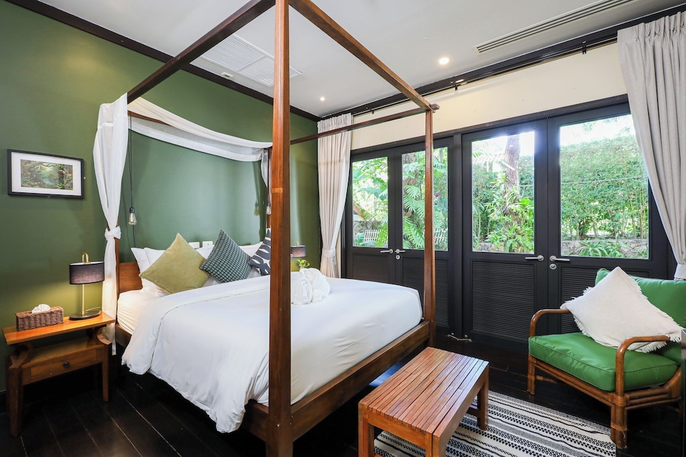 Katamanda villa Eden Large Villa near Kata Beach