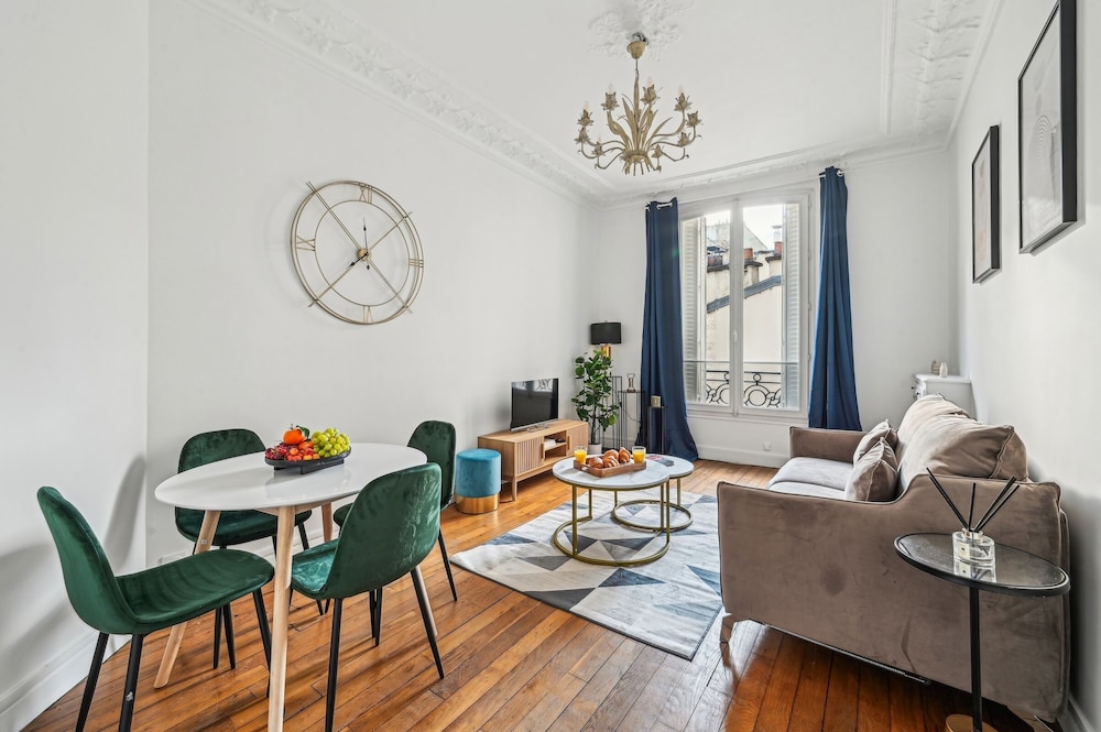 Parisian 1BR near Invalides & Eiffel