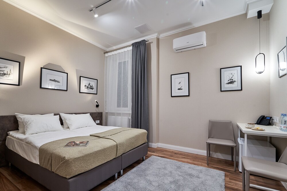 ArtBox Hotel