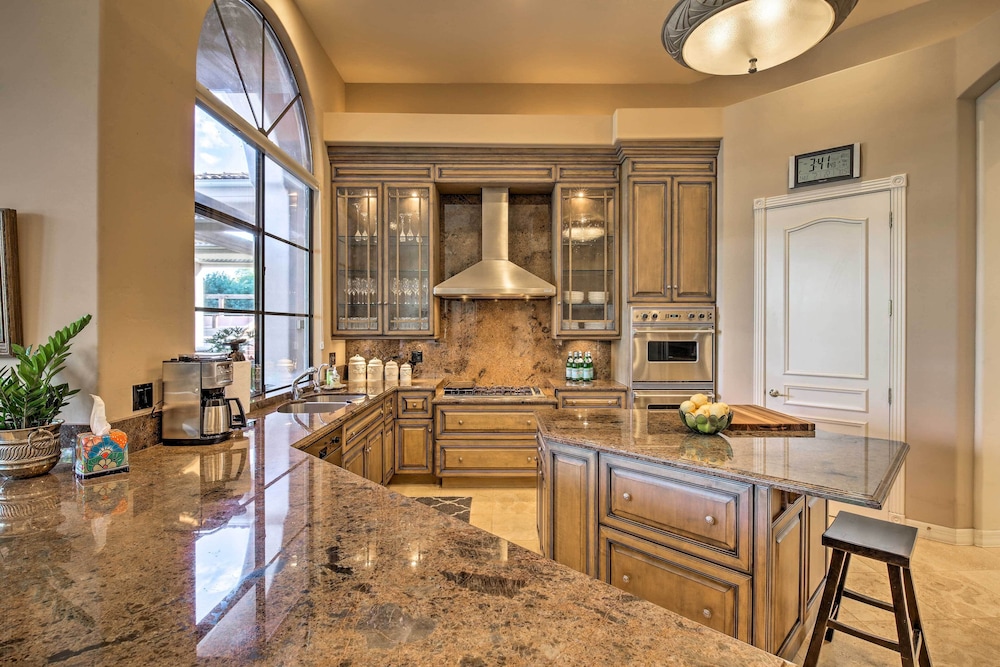 Lavish Paradise Valley Home w/ Sports Court & Pool