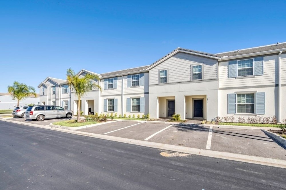 Brand New Home In Top Rated Resort Solterra 5 Bedroom Townhouse by Redawning - Image 1