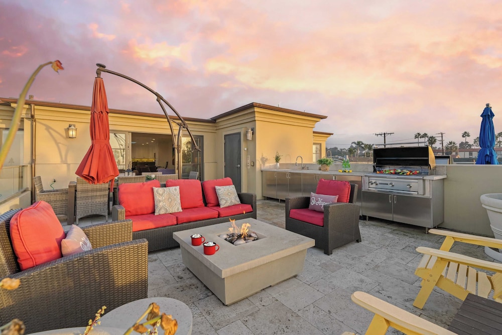 Windansea by Avantstay Private Rooftop Patio, 2 Blocks to Beach & Town