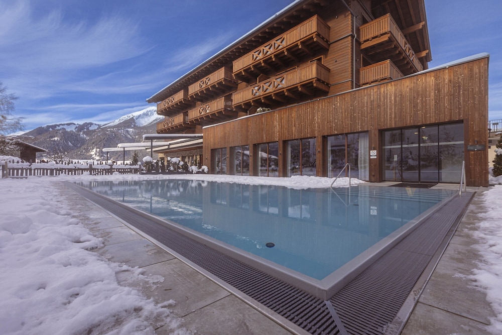 Amazing Penthouse With Shared Pool
