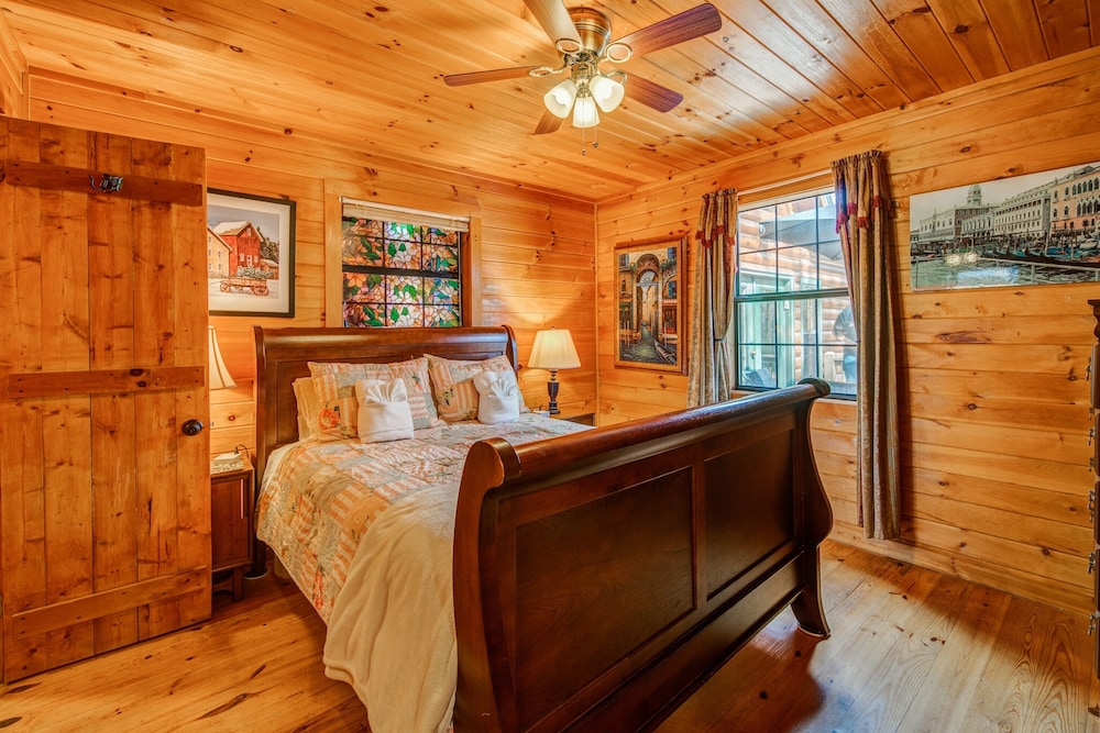 Blueridge Bunk House view 5